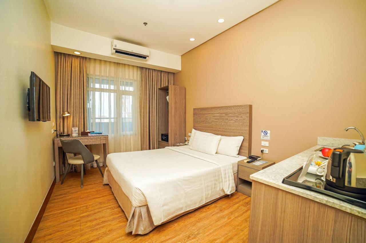 One Pacific Place Serviced Residences Makati City Exterior foto