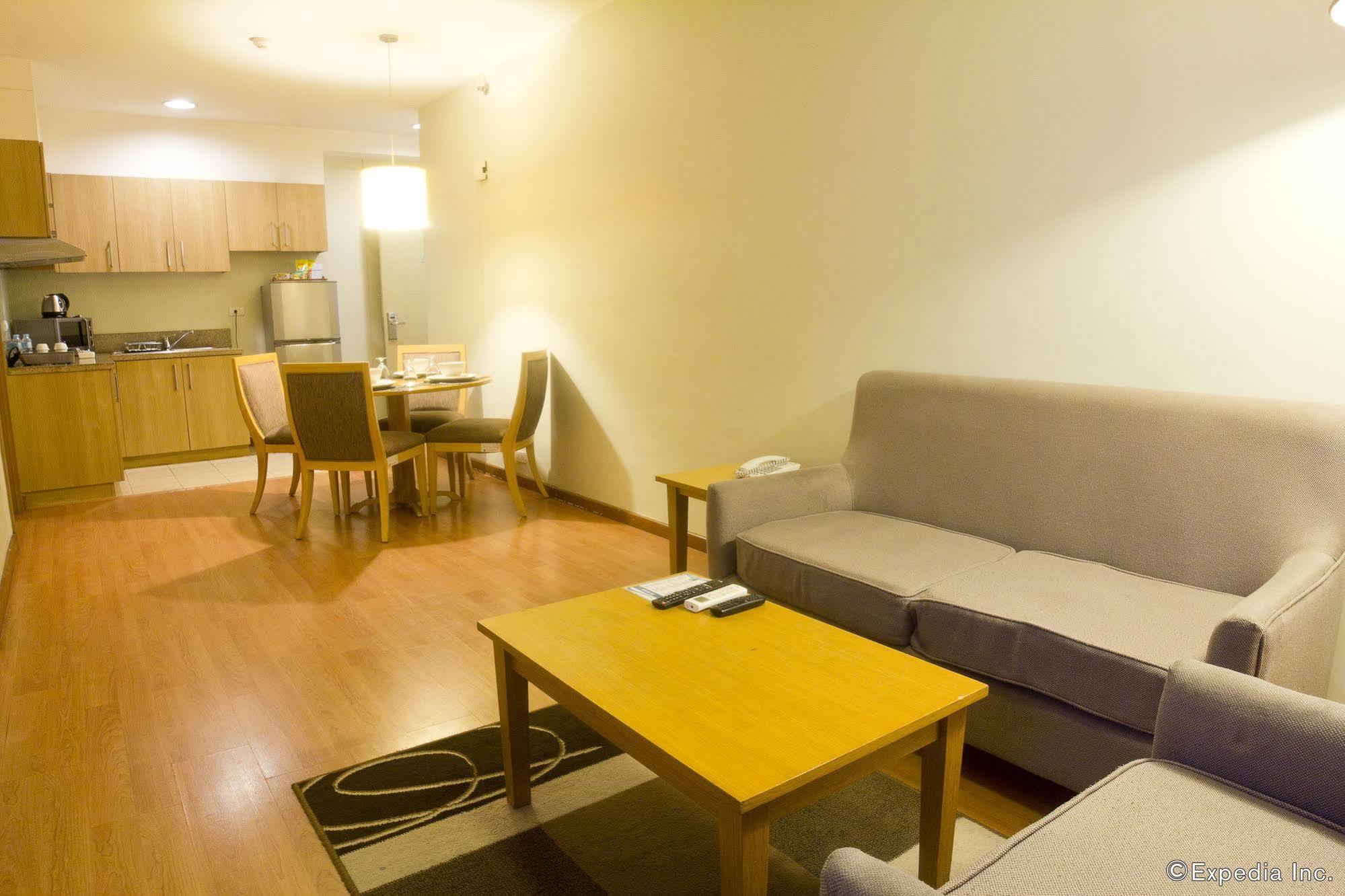 One Pacific Place Serviced Residences Makati City Exterior foto