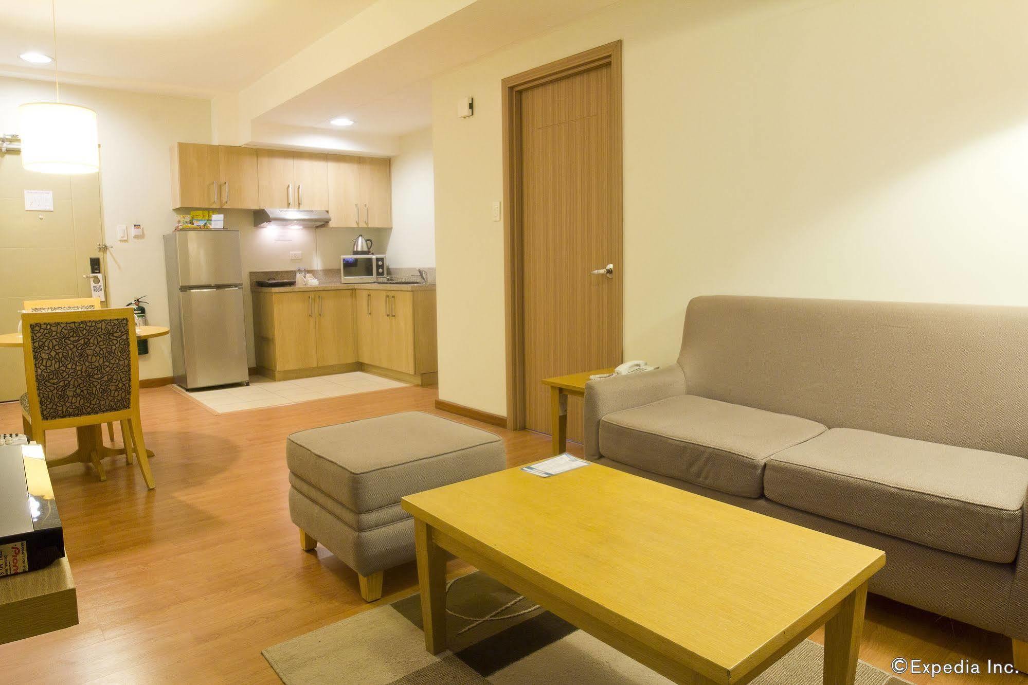 One Pacific Place Serviced Residences Makati City Exterior foto