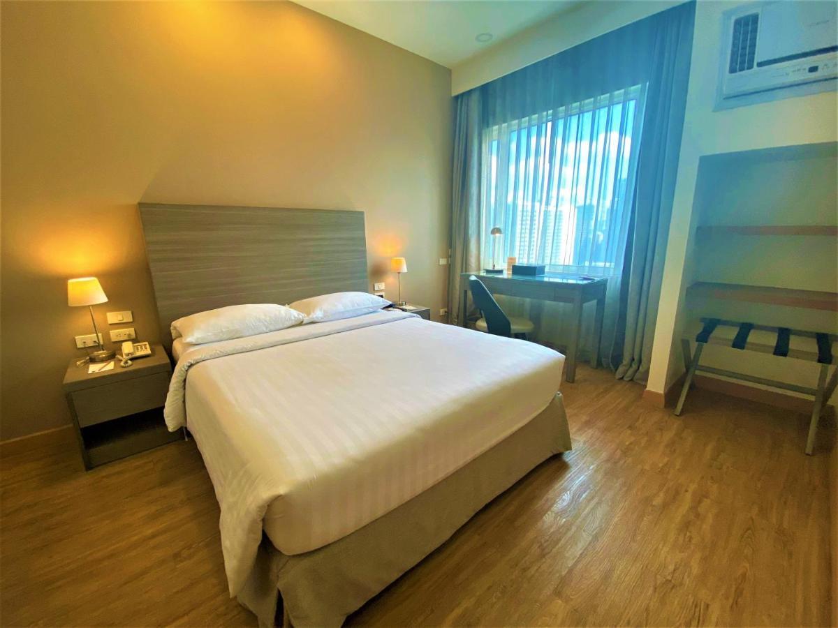 One Pacific Place Serviced Residences Makati City Exterior foto